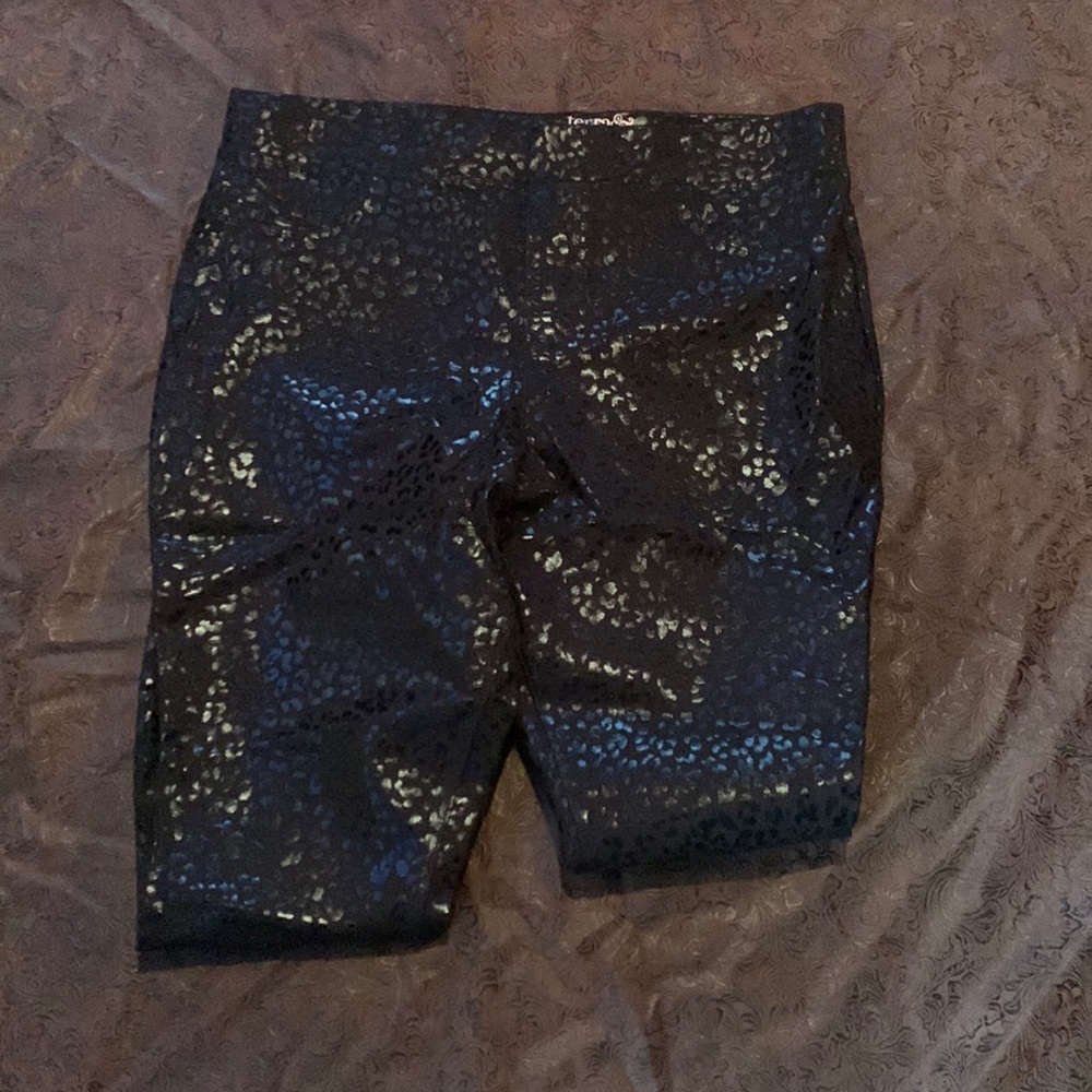 Metallic cheetah print leggings